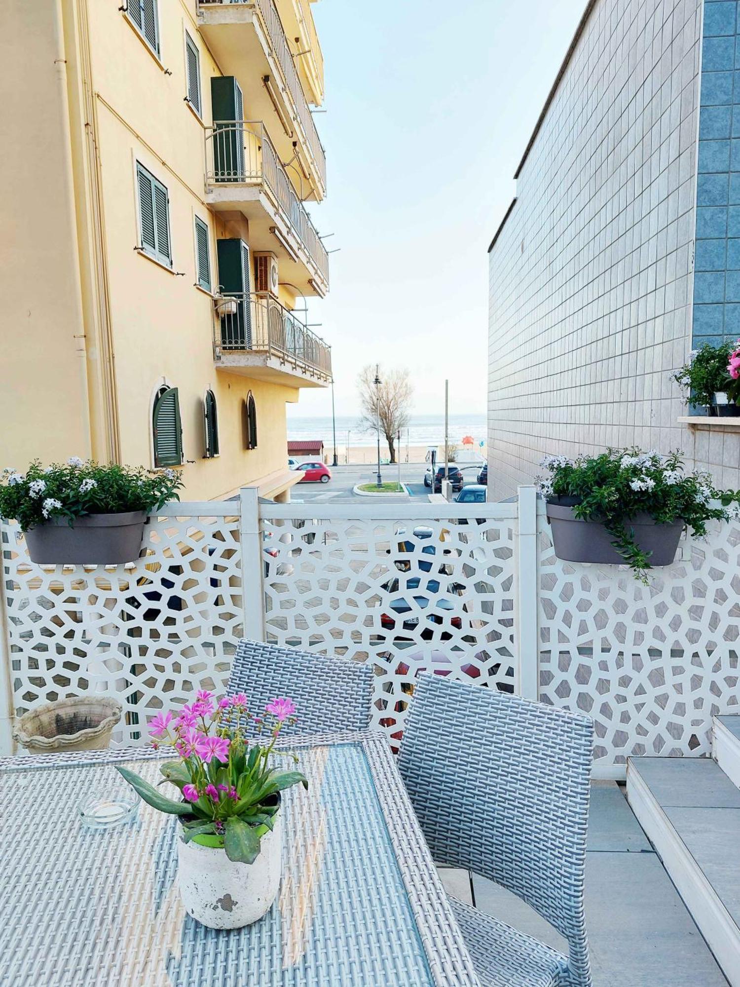 Sweet Home & Wellness Luxury Apartment Nettuno Exteriér fotografie